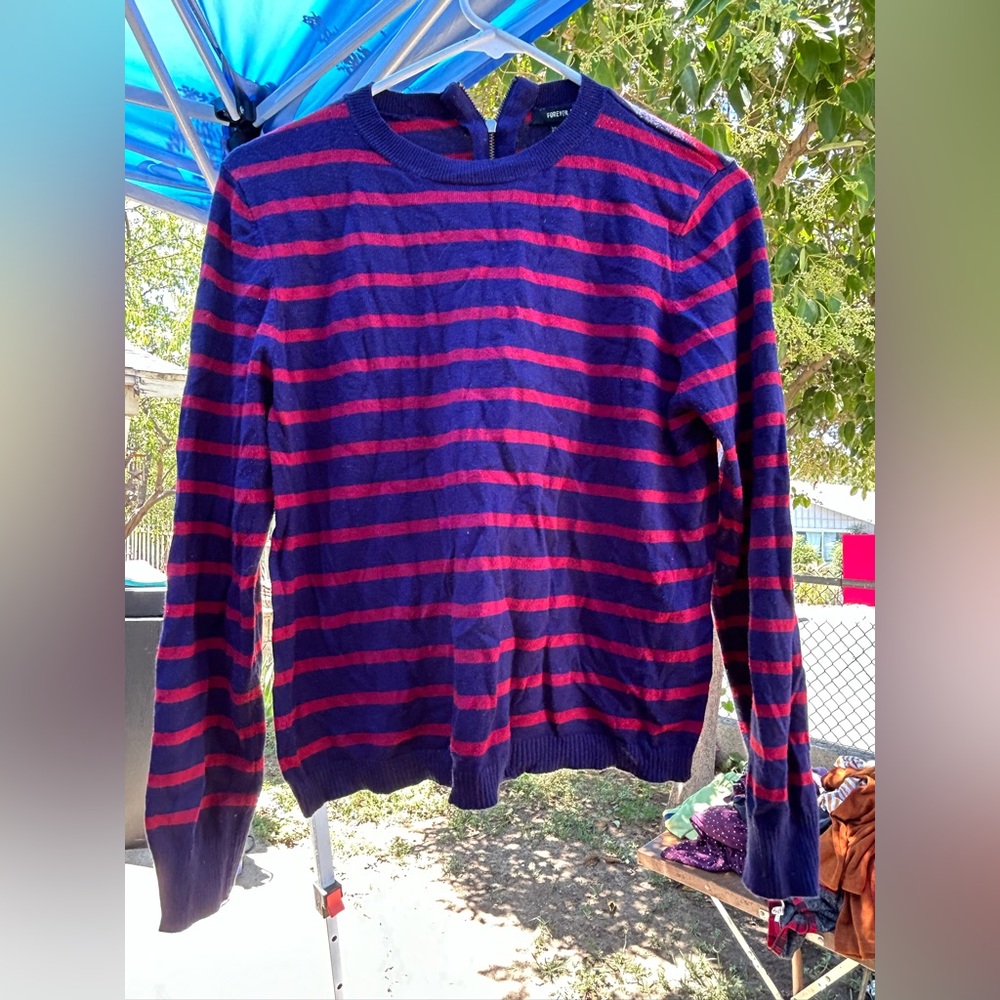 Forever 21 Women's Navy and Red Striped Crewneck Sweater